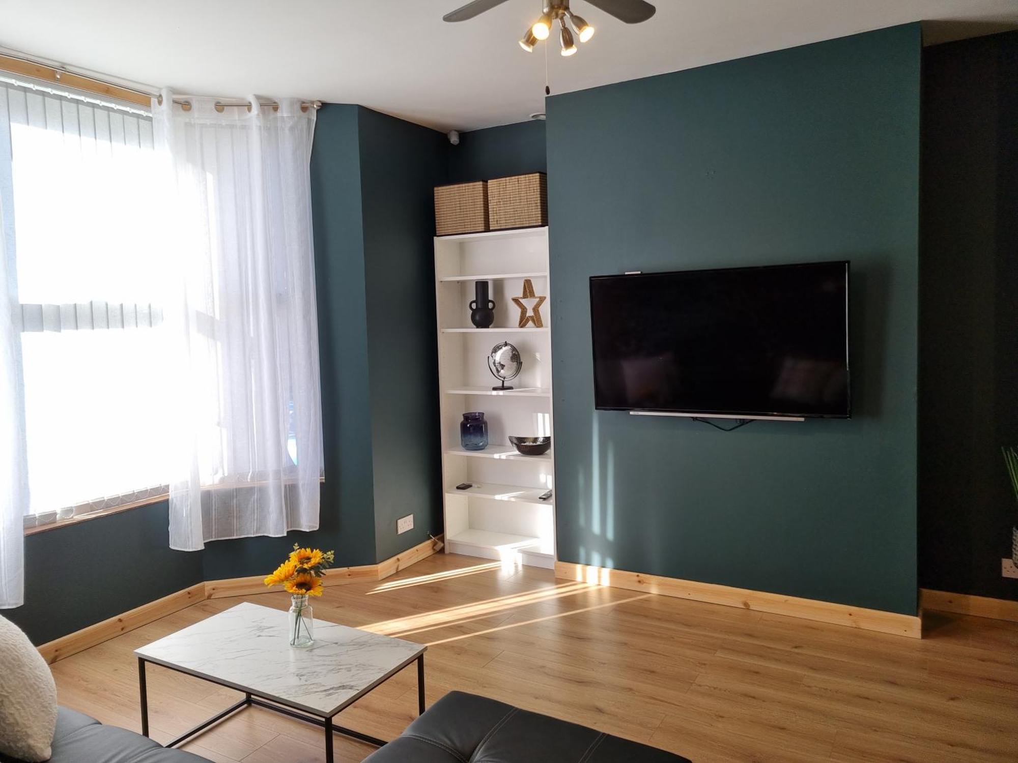 Anfield Luxe Retreat - Stylish Stay With Parking - Steps From Stadium - Short Drive To City Centre Liverpool Exterior photo