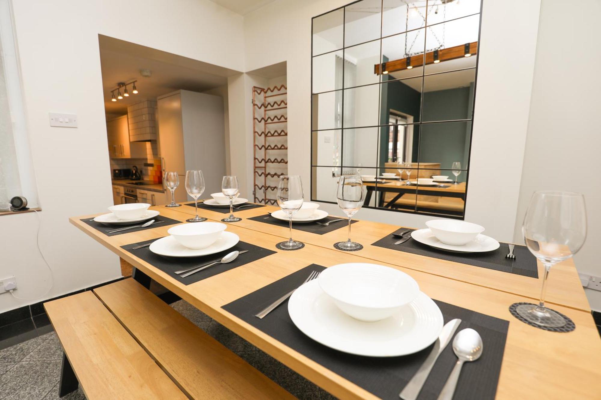 Anfield Luxe Retreat - Stylish Stay With Parking - Steps From Stadium - Short Drive To City Centre Liverpool Exterior photo